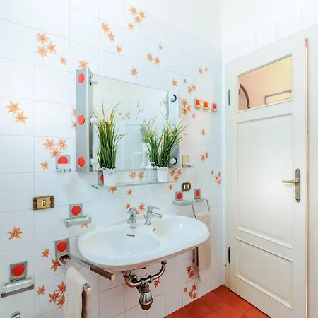 Apartman Simple Convenient 3 Bedrooms *