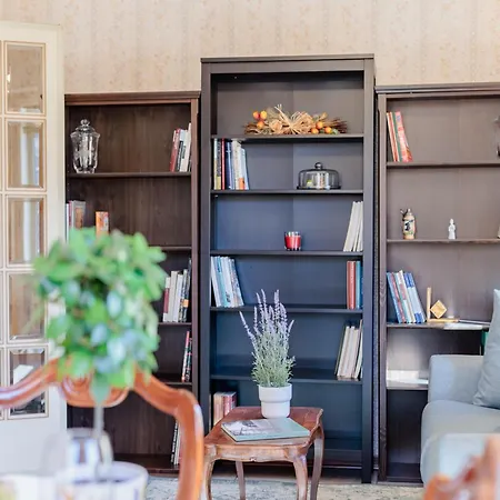Simple Convenient 3 Bedrooms * Lucca