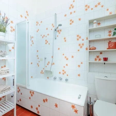 Apartman Simple Convenient 3 Bedrooms *
